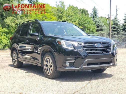 Crystal Black Silica 2023 Subaru Forester Premium