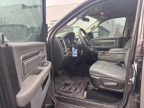 2018 RAM 2500 SLT Crew Cab 4x4 8' Box