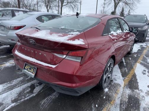 2023 Hyundai ELANTRA SEL
