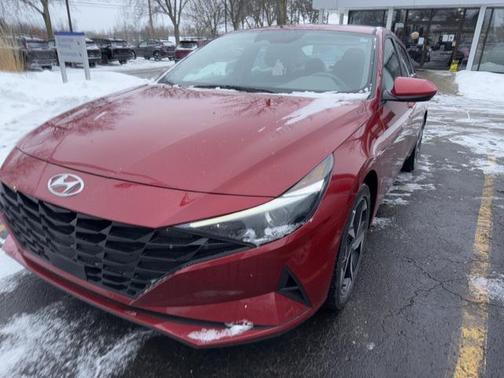 2023 Hyundai ELANTRA SEL