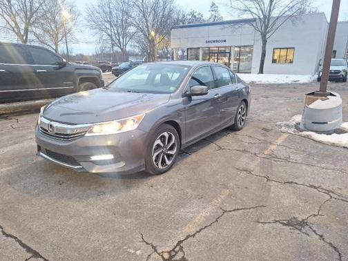 2017 Honda Accord EX-L w/Navigation & Honda Sensing