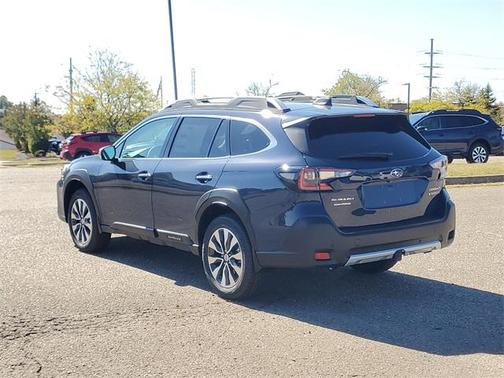 2025 Subaru Outback Touring XT