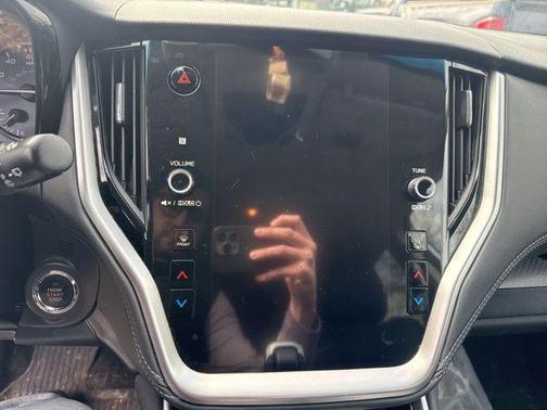 Ice Silver Metallic 2022 Subaru Outback Premium