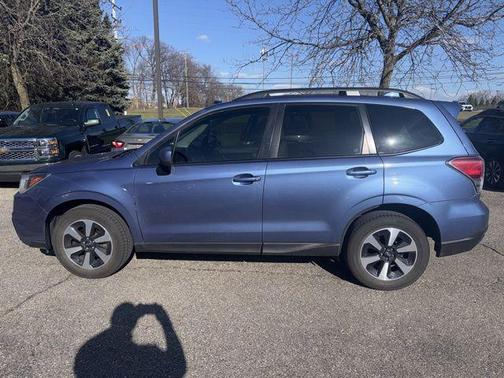 Quartz Blue Pearl 2018 Subaru Forester 2.5i Premium
