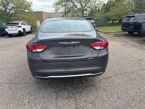 Granite Crystal Metallic Clearcoat 2016 Chrysler 200 Limited