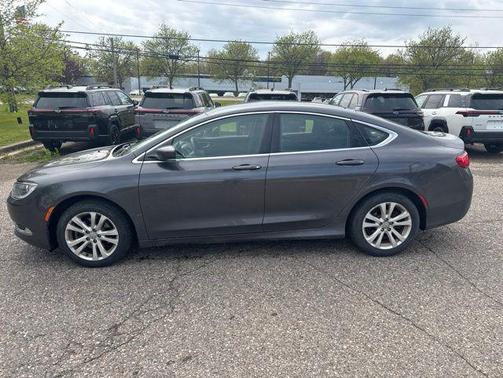Granite Crystal Metallic Clearcoat 2016 Chrysler 200 Limited