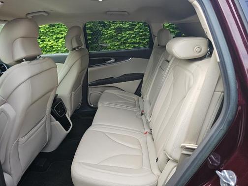 2019 Lincoln Nautilus Select