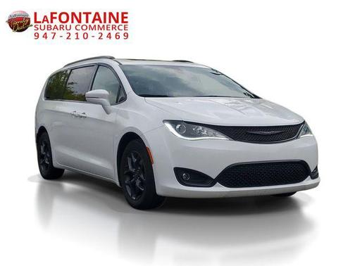 Bright White Clearcoat 2019 Chrysler Pacifica Limited