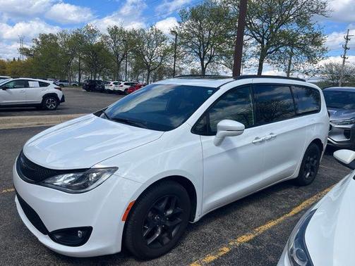 Bright White Clearcoat 2019 Chrysler Pacifica Limited