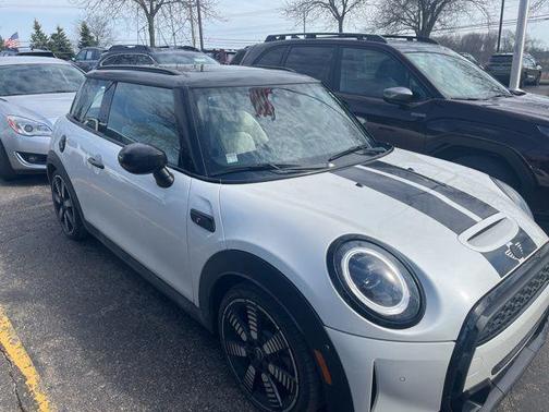 Nanuq White Metallic 2023 MINI Hardtop Cooper S