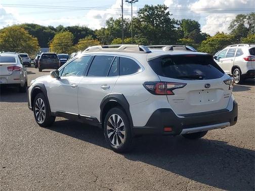 2025 Subaru Outback Touring XT