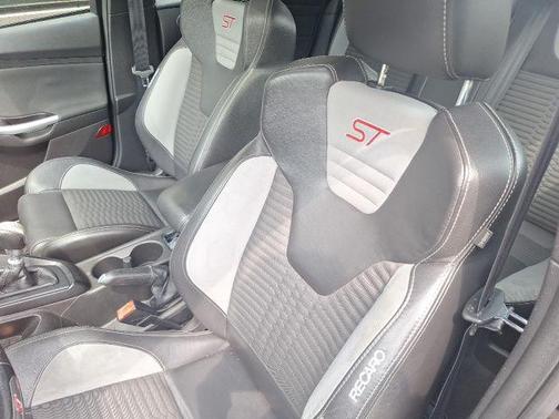 Tuxedo Black 2013 Ford Focus ST