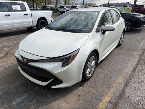 Blizzard Pearl 2020 Toyota Corolla SE