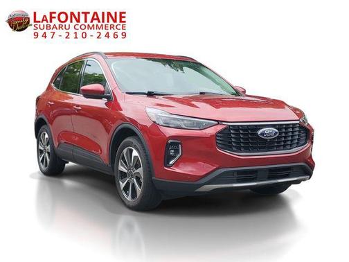 Rapid Red Metallic Tinted Clearcoat 2023 Ford Escape Platinum