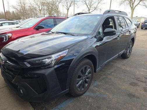 Crystal Black Silica 2025 Subaru Outback Onyx Edition