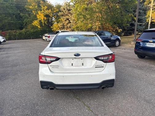 2022 Subaru Legacy Touring XT
