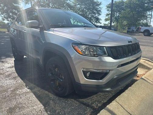 Billet Silver Metallic Clearcoat 2018 Jeep Compass Latitude