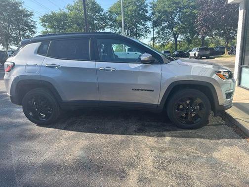 Billet Silver Metallic Clearcoat 2018 Jeep Compass Latitude
