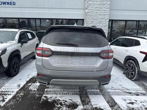 2023 Honda Pilot Touring 8-Passenger
