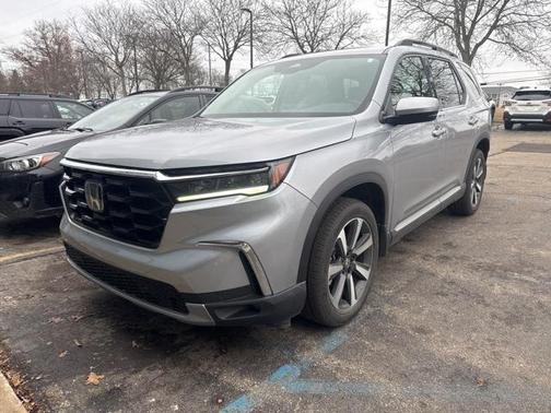 2023 Honda Pilot Touring 8-Passenger