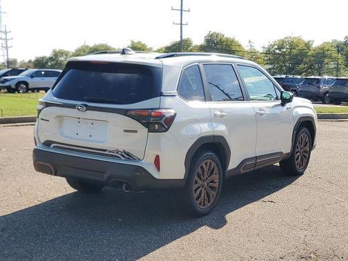 White Pearl 2026 Subaru Forester Hybrid Sport