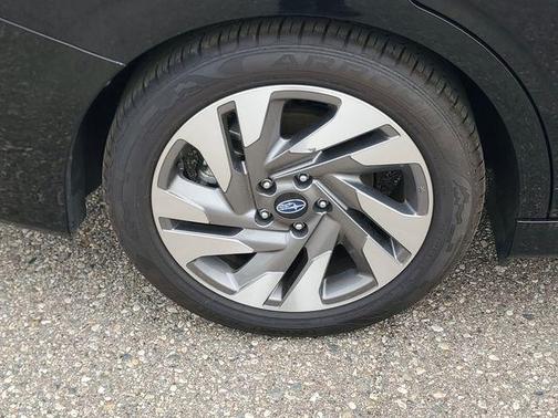 Crystal Black Silica 2024 Subaru Legacy Limited