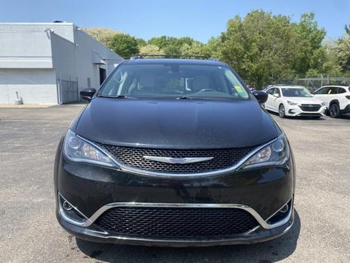2018 Chrysler Pacifica Touring-L