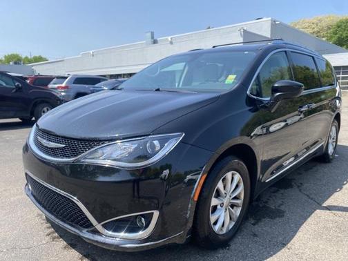 2018 Chrysler Pacifica Touring-L