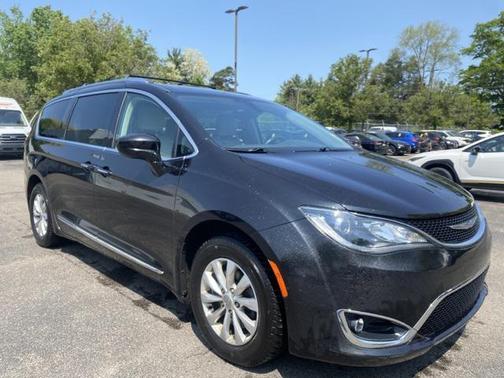 2018 Chrysler Pacifica Touring-L