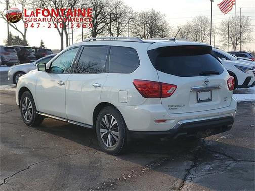 2017 Nissan Pathfinder SL