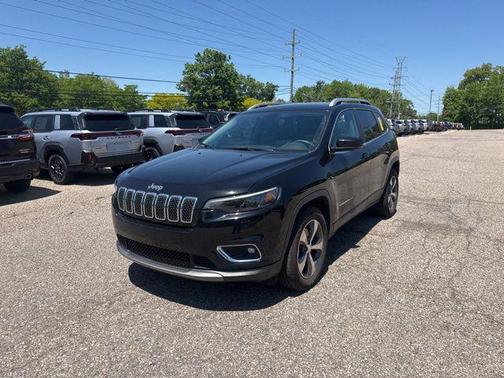 Diamond Black Crystal Pearlcoat 2019 Jeep Cherokee Limited