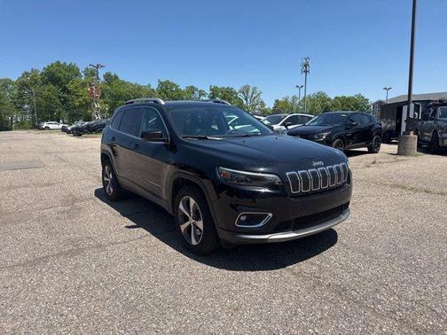 Diamond Black Crystal Pearlcoat 2019 Jeep Cherokee Limited