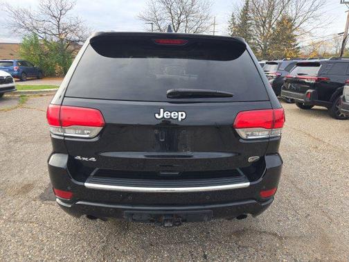 Diamond Black Crystal Pearlcoat 2020 Jeep Grand Cherokee Overland