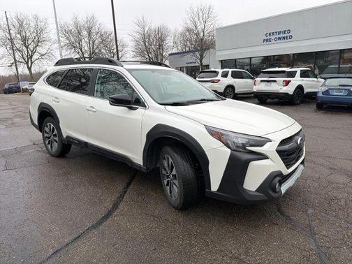 Crystal White Pearl 2023 Subaru Outback Limited