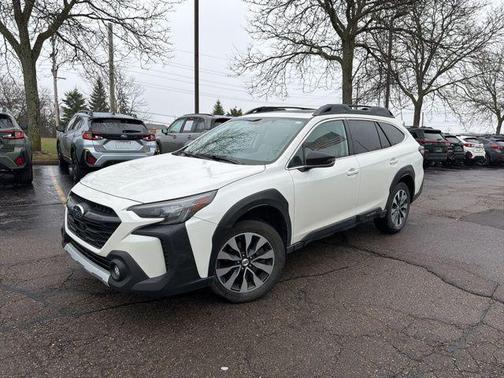 Crystal White Pearl 2023 Subaru Outback Limited