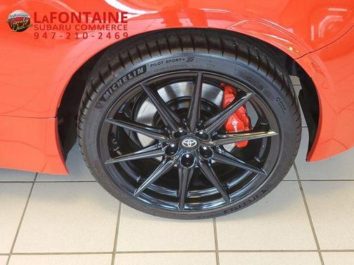 Track bRed 2025 Toyota GR86 Premium