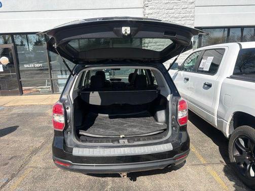 Crystal Black Silica 2016 Subaru Forester 2.5i Premium
