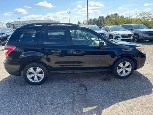 Crystal Black Silica 2016 Subaru Forester 2.5i Premium