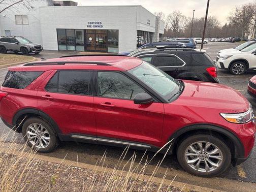Rapid Red Metallic Tinted Clearcoat 2023 Ford Explorer XLT