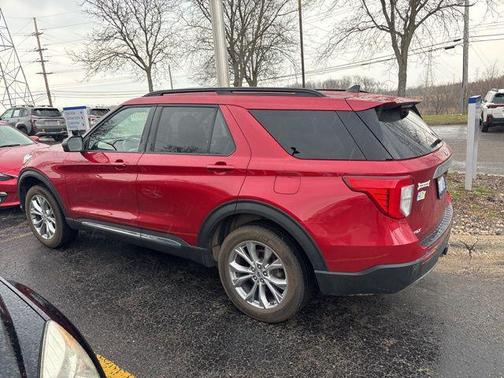 Rapid Red Metallic Tinted Clearcoat 2023 Ford Explorer XLT