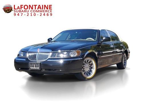 2000 Lincoln Town Car Signature