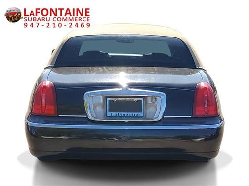 2000 Lincoln Town Car Signature