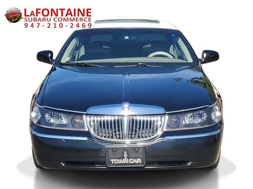 2000 Lincoln Town Car Signature
