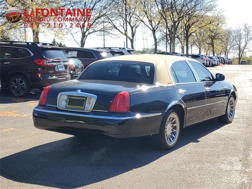 2000 Lincoln Town Car Signature