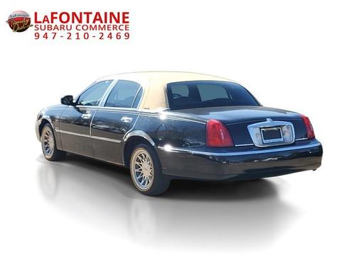2000 Lincoln Town Car Signature