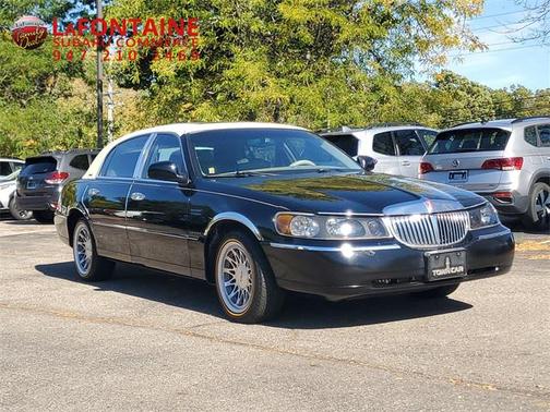 2000 Lincoln Town Car Signature