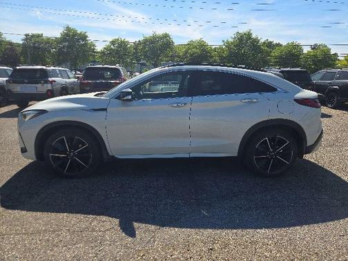 Majestic White 2023 INFINITI QX55 LUXE
