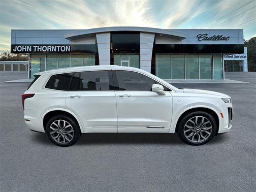 2023 Cadillac XT6 Luxury FWD