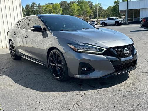 2023 Nissan Maxima SR