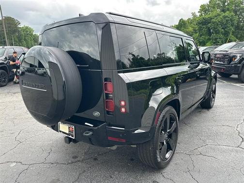 2023 Land Rover Defender 110 X-Dynamic SE